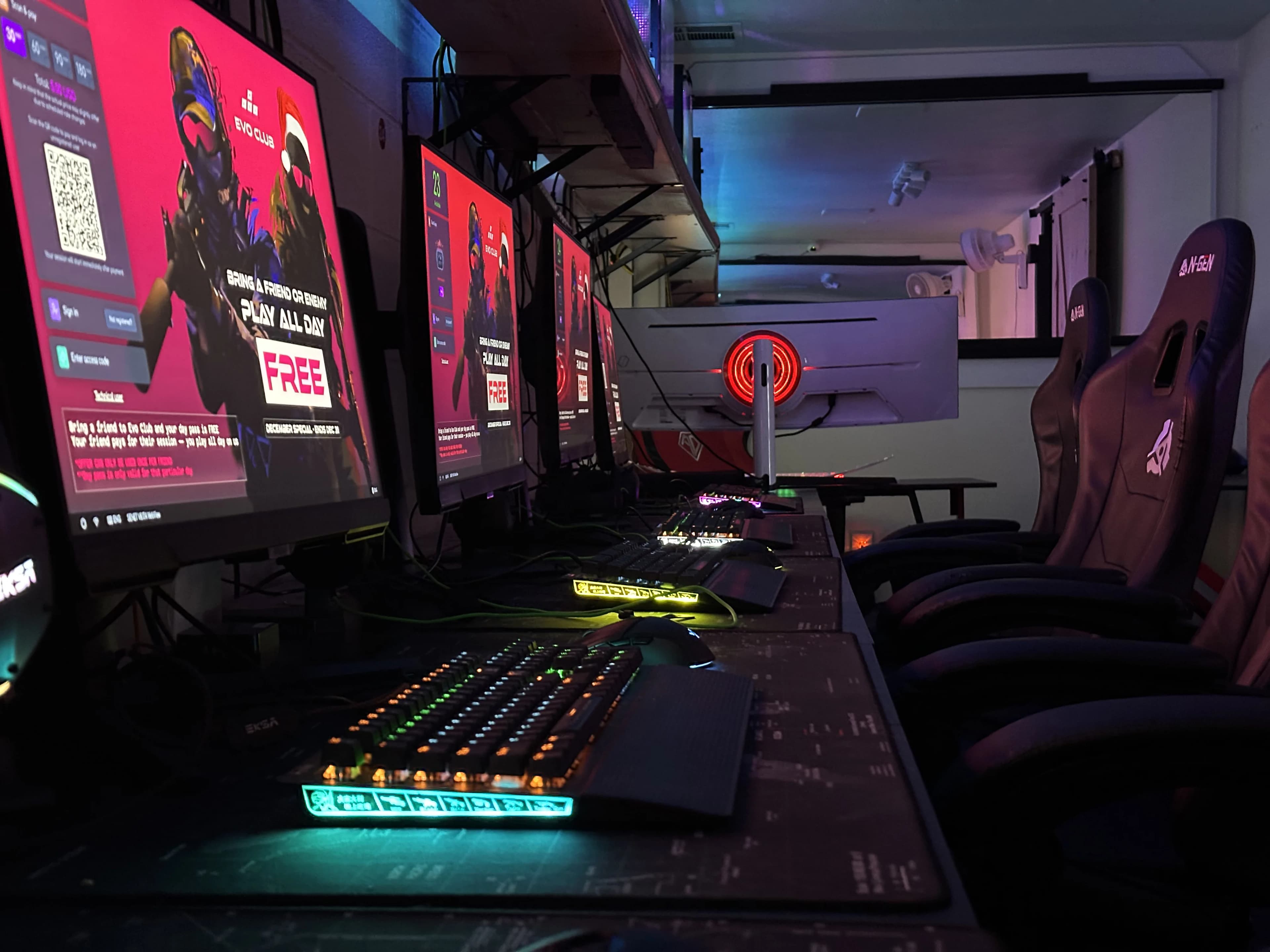 Inside EVO CLUB, the PC gaming lounge in Las Vegas Chinatown — photo 59