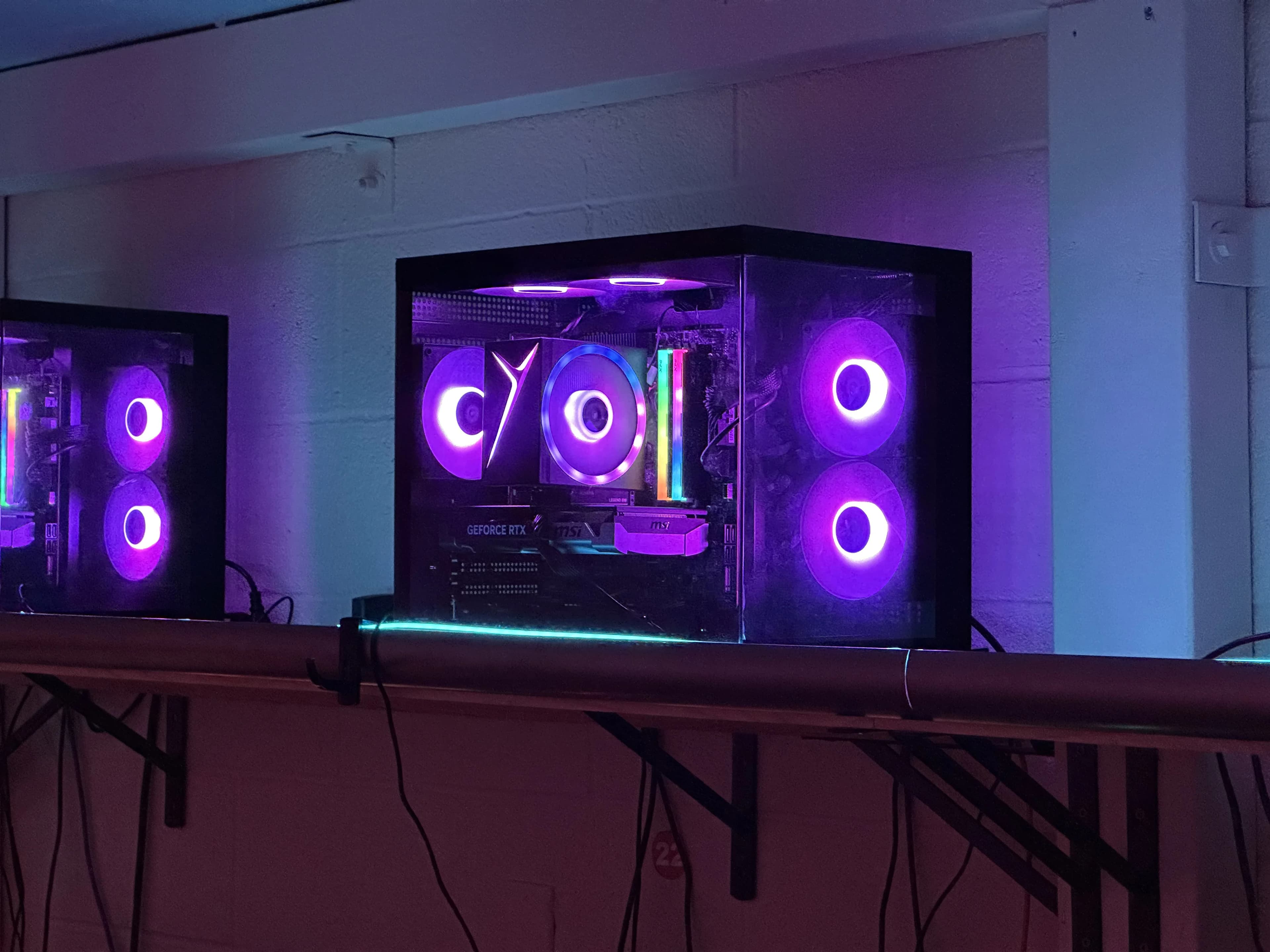 Inside EVO CLUB, the PC gaming lounge in Las Vegas Chinatown — photo 64