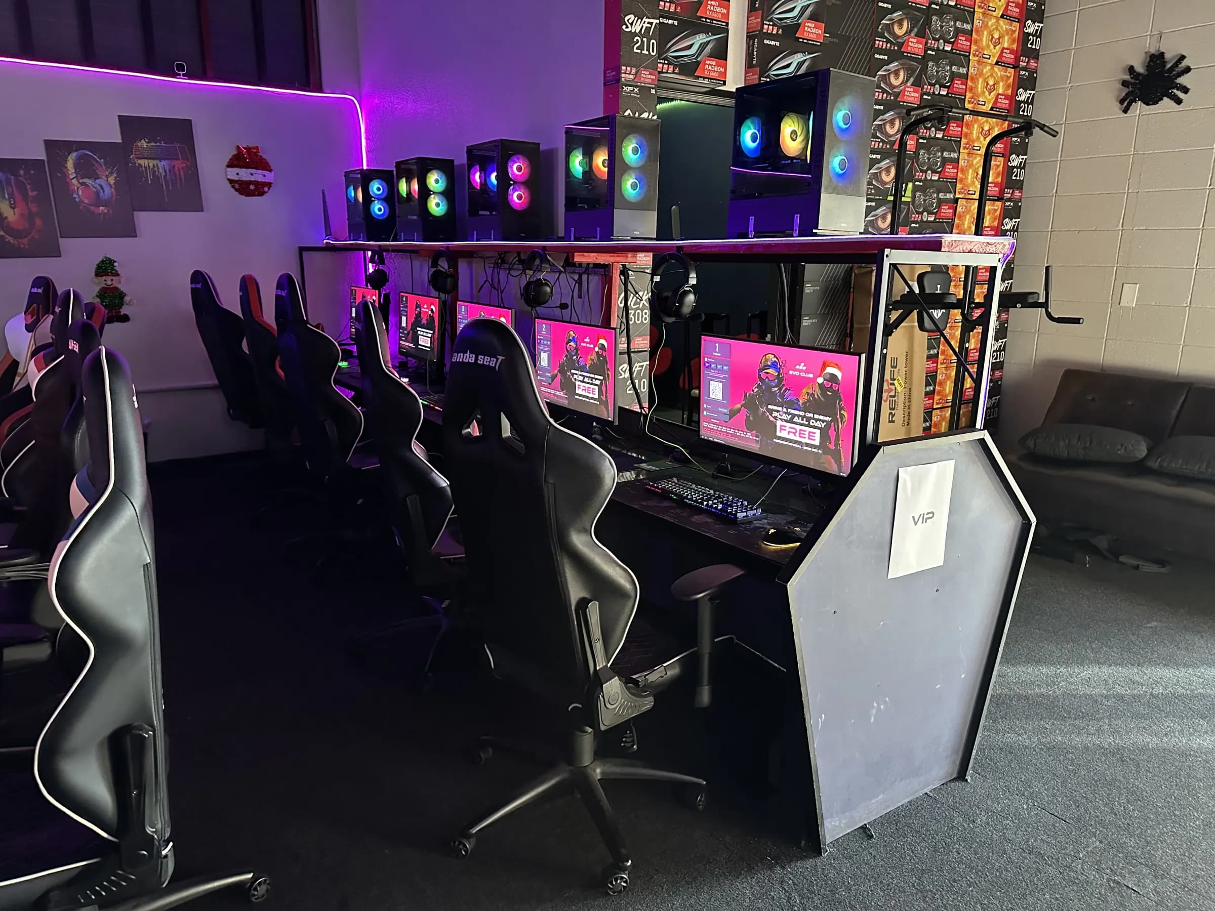 Inside EVO CLUB, the PC gaming lounge in Las Vegas Chinatown — photo 81