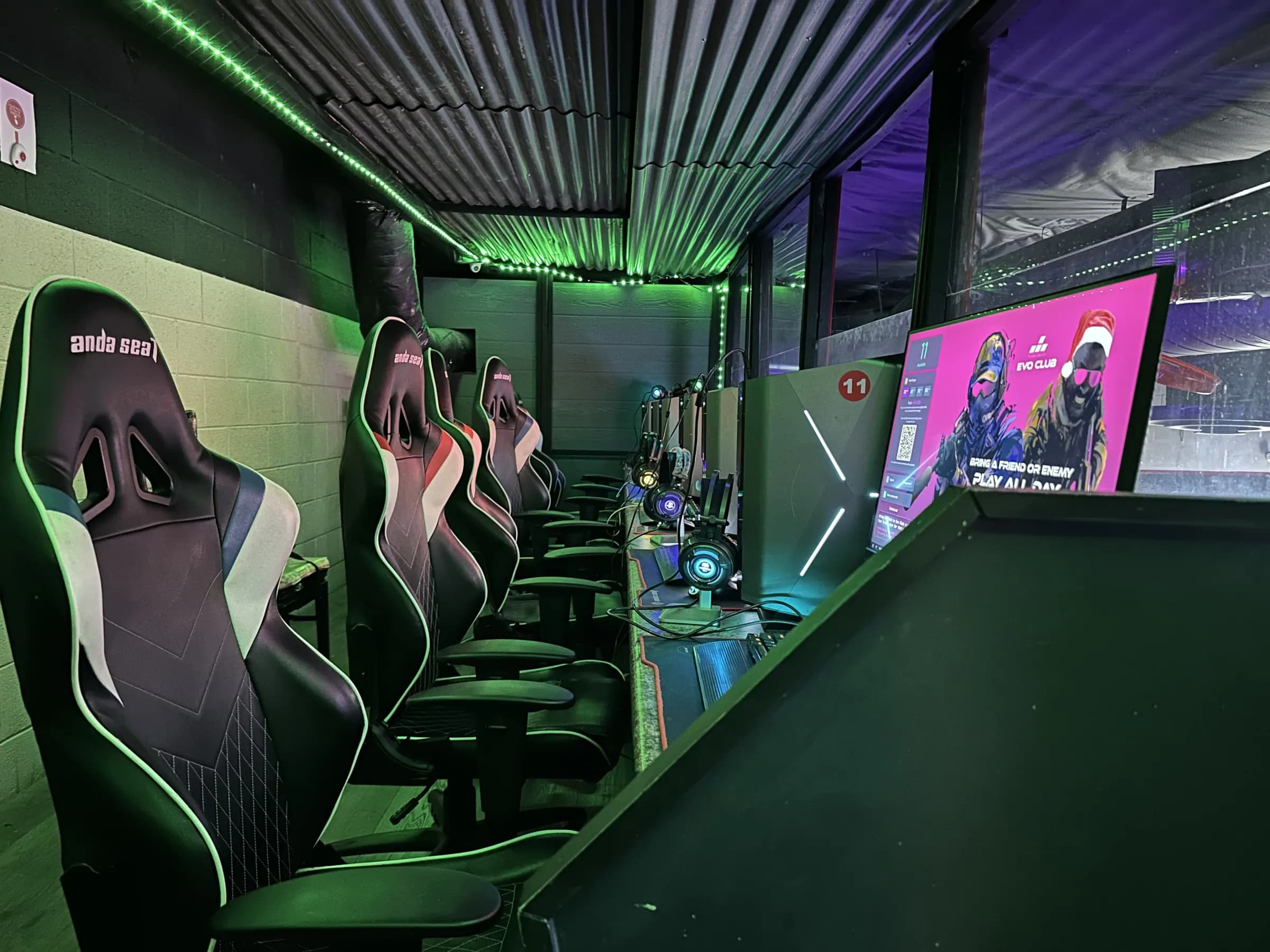 Inside EVO CLUB, the PC gaming lounge in Las Vegas Chinatown — photo 67