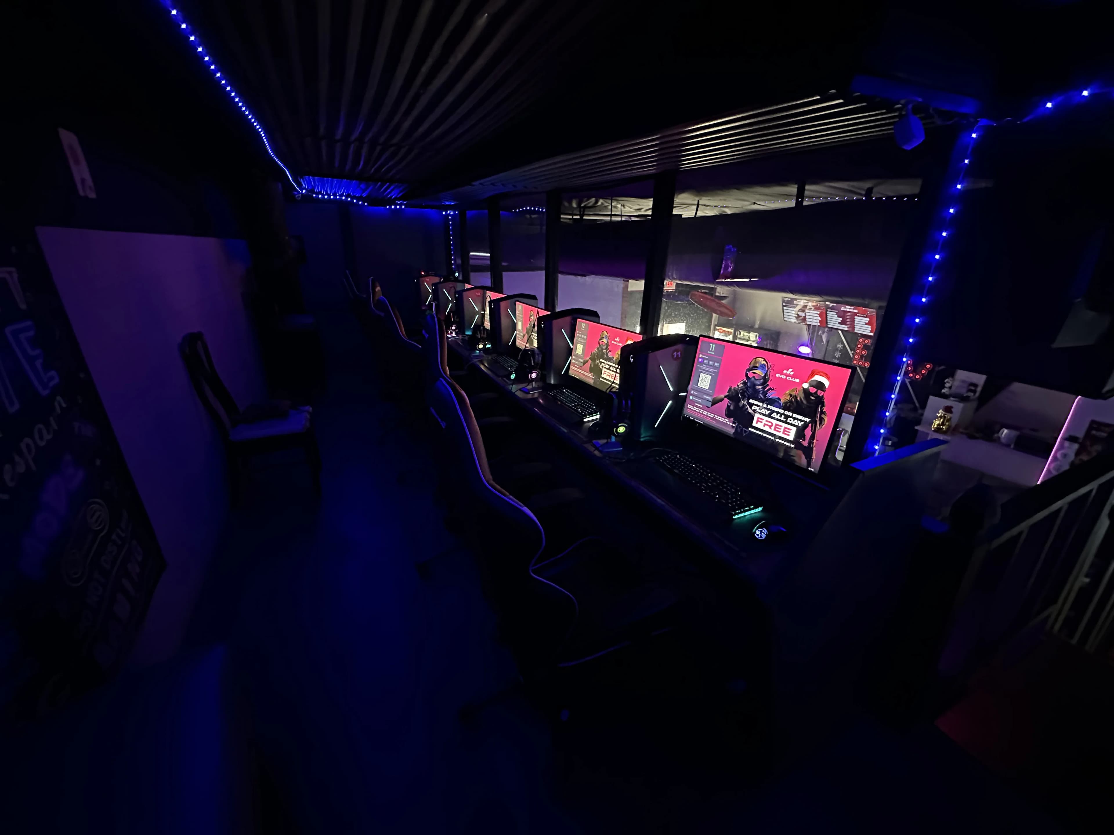 Inside EVO CLUB, the PC gaming lounge in Las Vegas Chinatown — photo 70