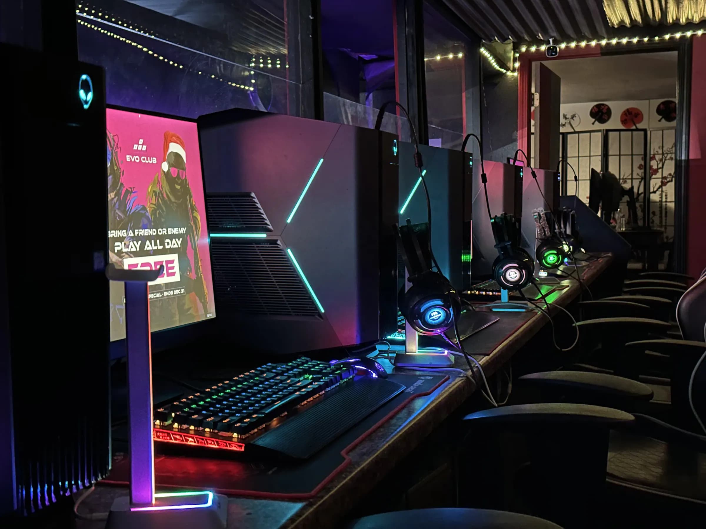 Inside EVO CLUB, the PC gaming lounge in Las Vegas Chinatown — photo 73
