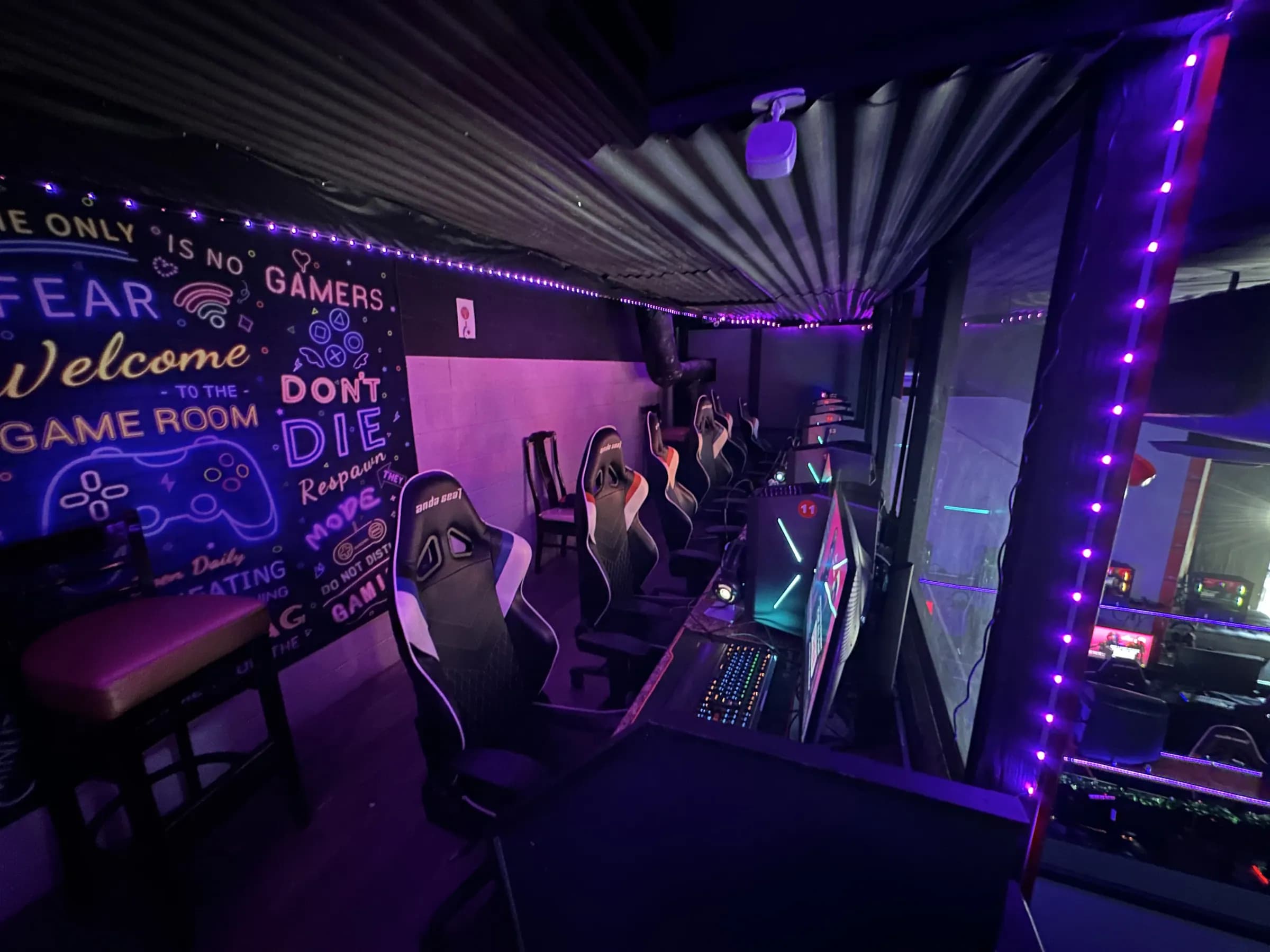 Inside EVO CLUB, the PC gaming lounge in Las Vegas Chinatown — photo 78